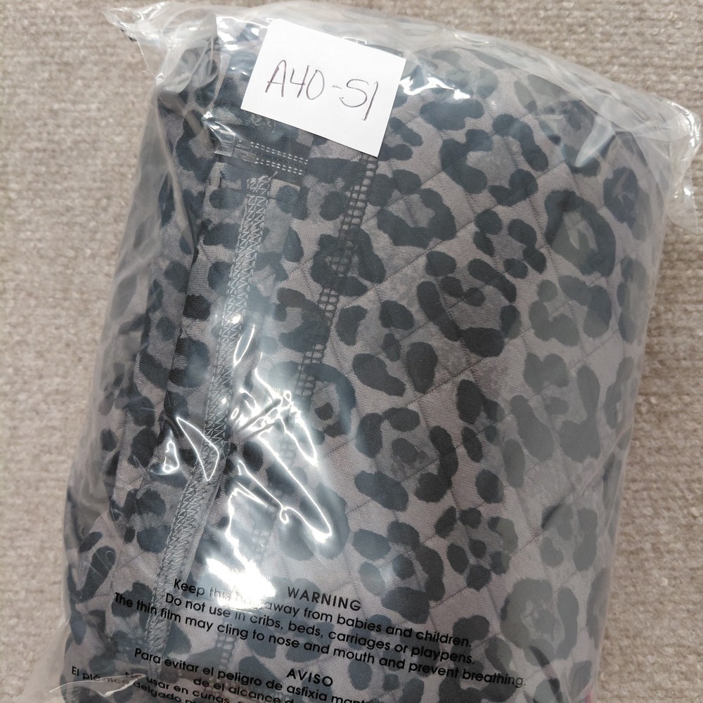 Ruby Rd. Petite Quilted Black Animal Print Full Zip Pocket Shirt Jacket LARGE - Picture 10 of 10